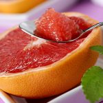 Grapefruit Grapefrucht Pampelmuse auf dem Löffel
