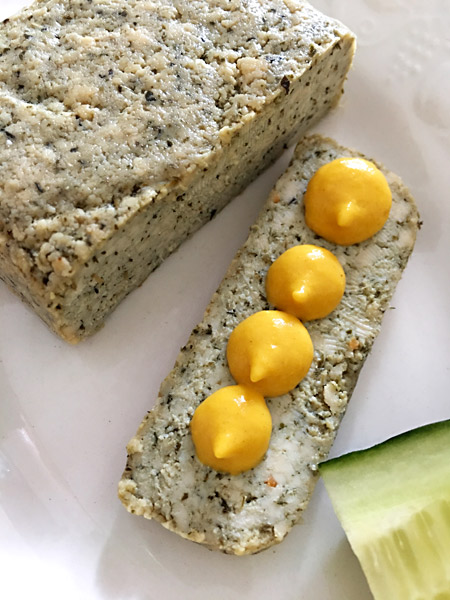 Basilikum Tofu mit Senf und Gurke