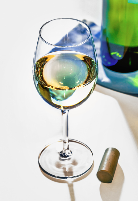 Weinglas und Weinflasche