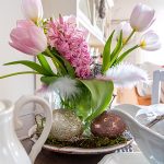 Ostern Ostereier Tulpen Hyazinthen Blumenstrauss Landhaus-Deko Shabby